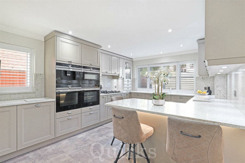 Crays Hill Road, Crays Hill