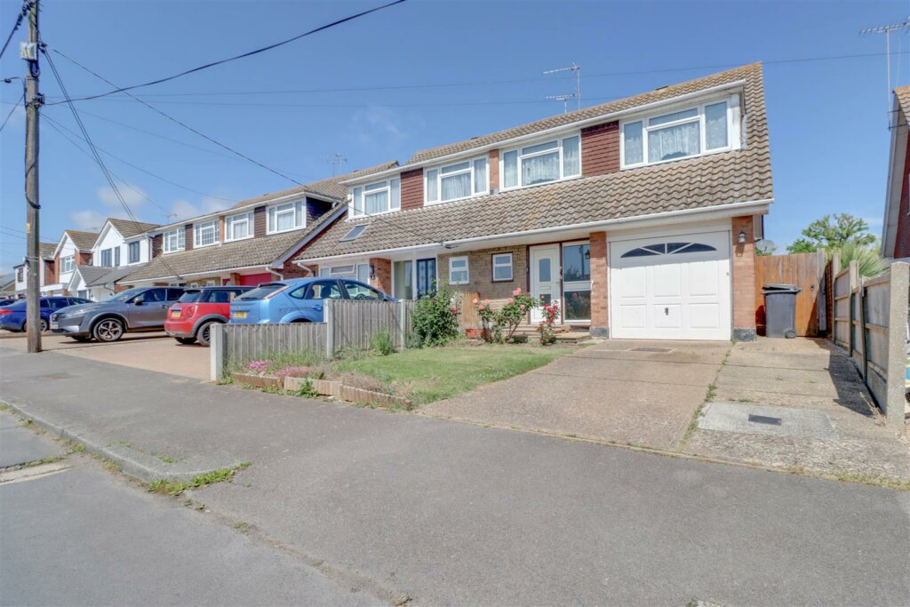 Tidworth Avenue, Runwell, Wickford