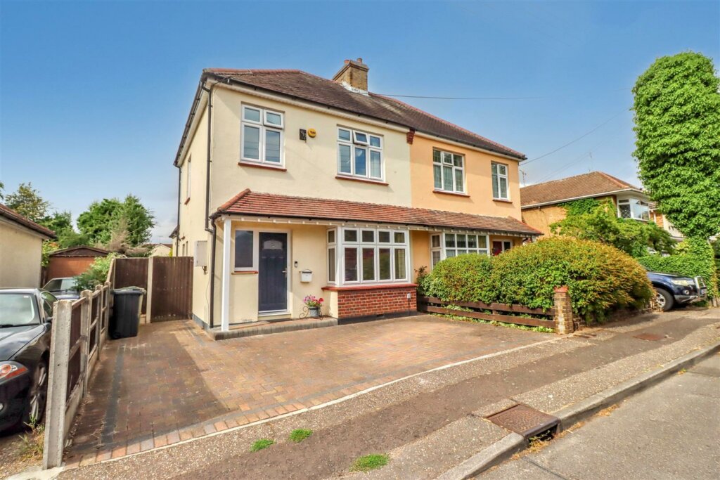 North Crescent, Wickford