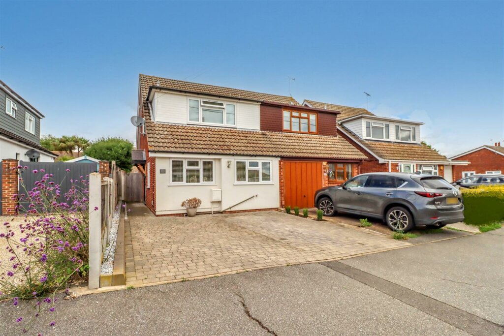 Ethelred Gardens, Wickford