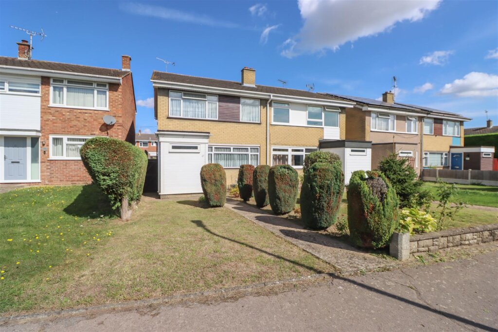 Larkswood Walk, Wickford