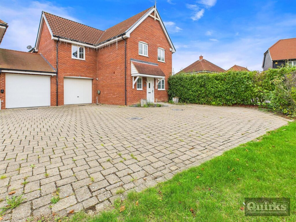 Strom Olsen Close, Runwell, Wickford