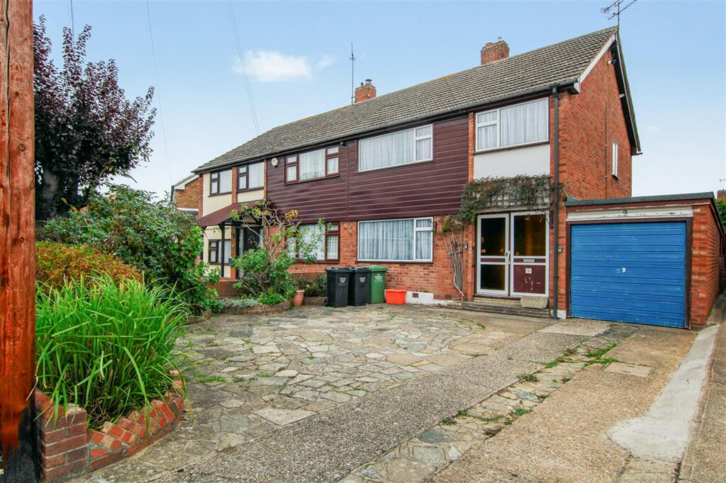 Pauline Gardens, Billericay