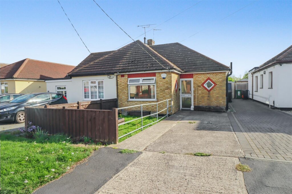 Athelstan Gardens, Wickford