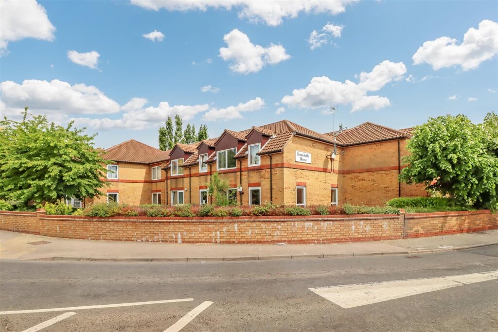 Homeholly House, Church End Lane, Wickford