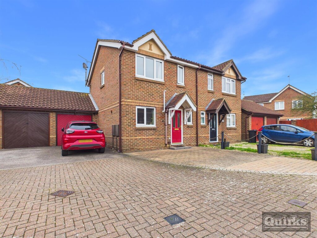 Erskine Place, Wickford