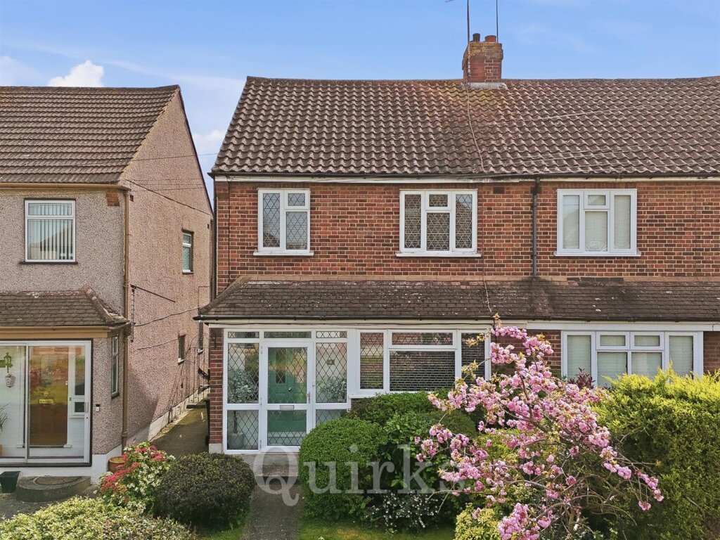 Crescent Close, Billericay