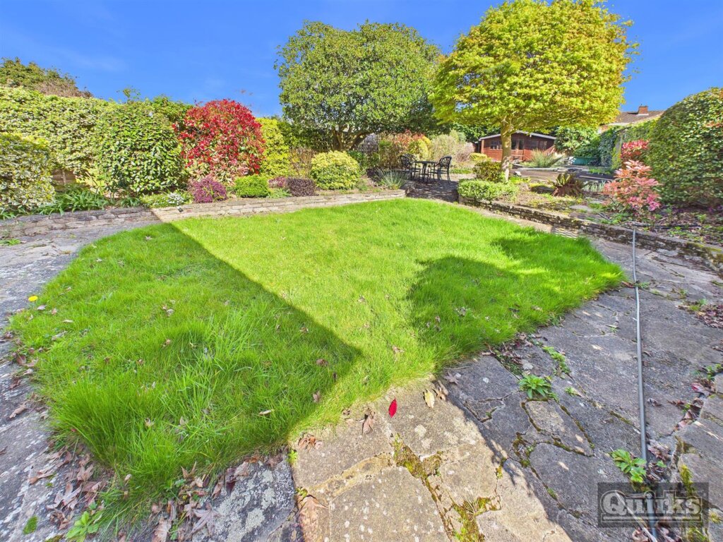 Nevendon Road, Wickford