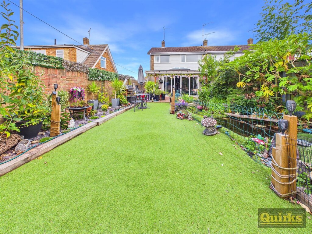 St. Cleres Crescent, Wickford