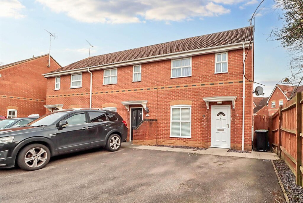 Chisholm Court, Wickford