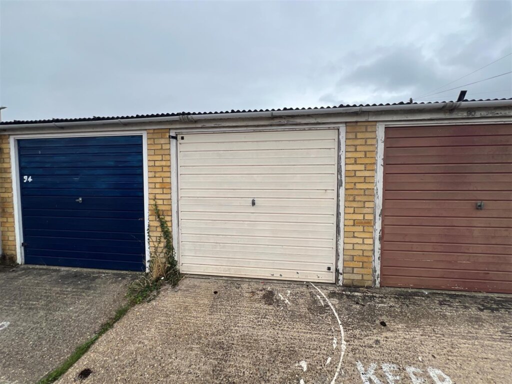 Hill Avenue, Wickford