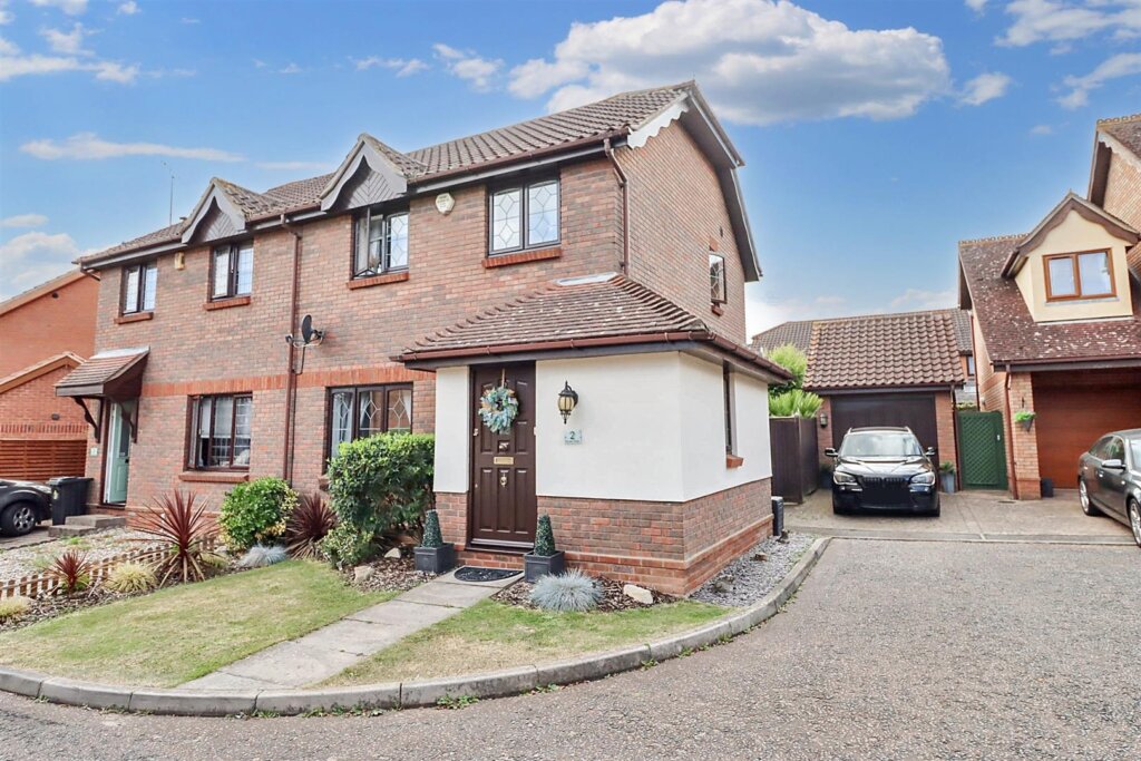Brodie Walk, Wickford