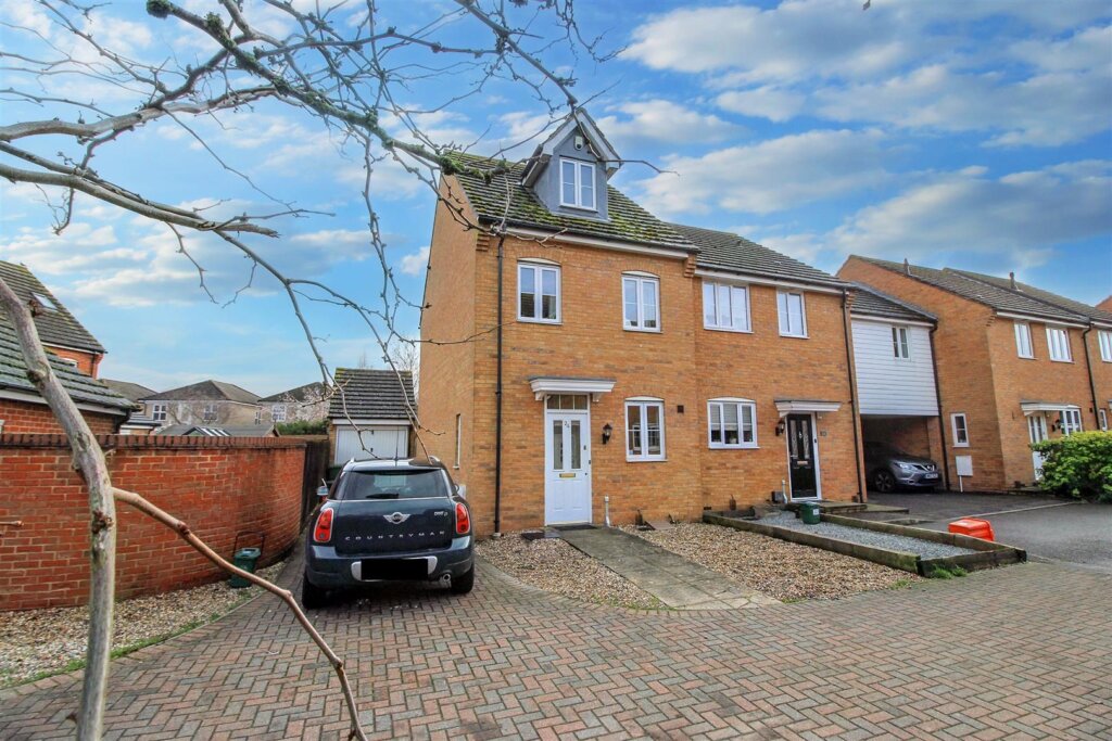 Smollett Place, Wickford