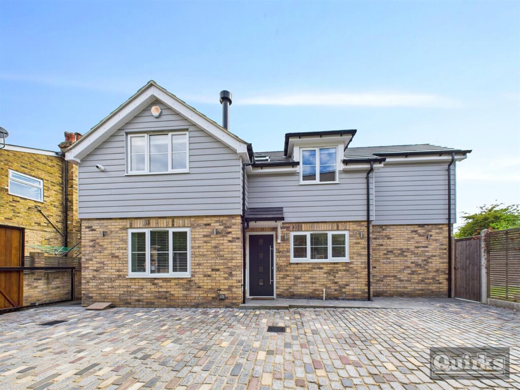 Nevendon Road, Wickford