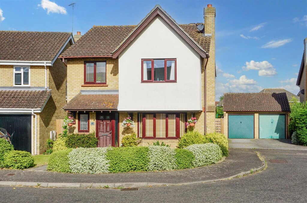 Carlyle Gardens, Wickford