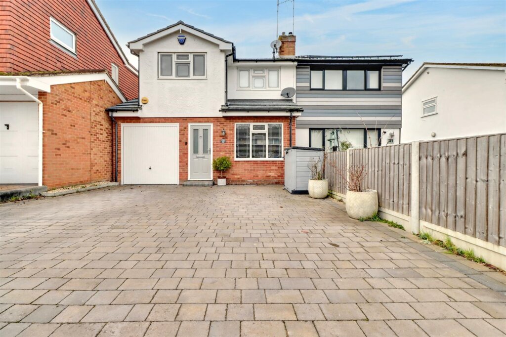 Beauchamps Drive, Wickford