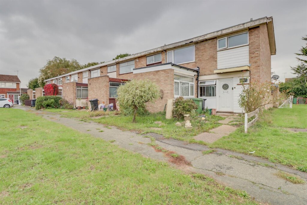 Barrie Pavement, Wickford