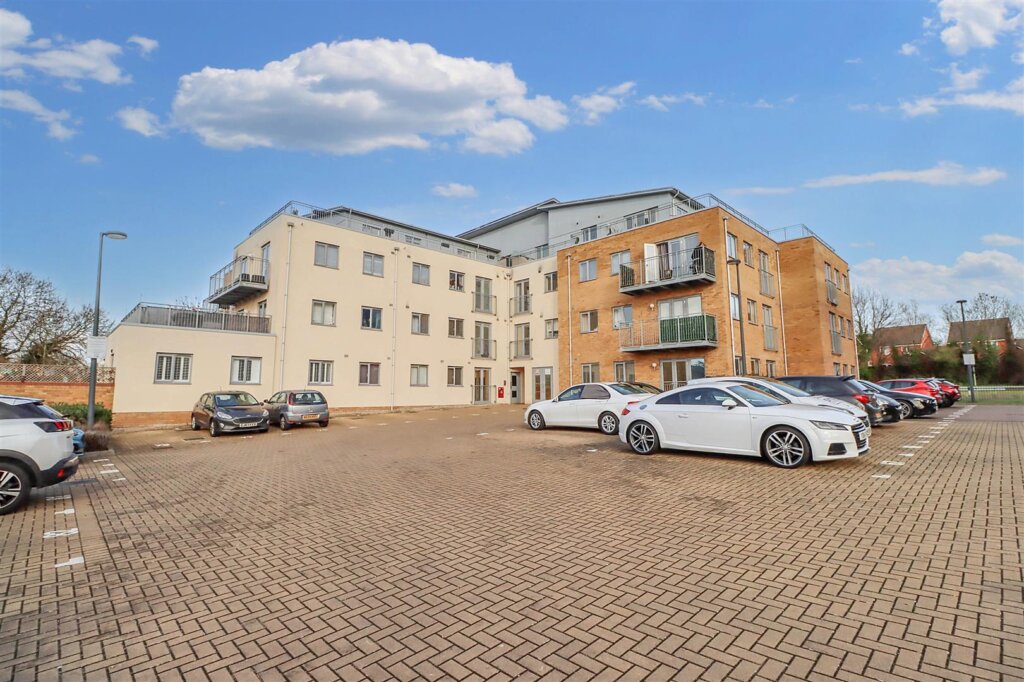 Golden Jubilee Way, Wickford