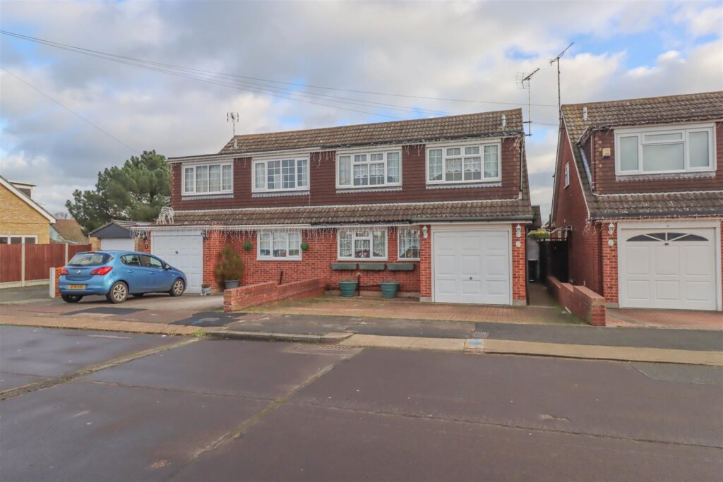 Cross Avenue, Wickford