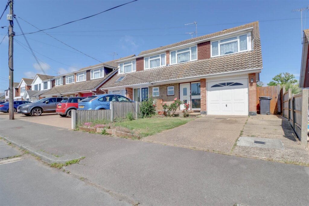 Tidworth Avenue, Runwell, Wickford