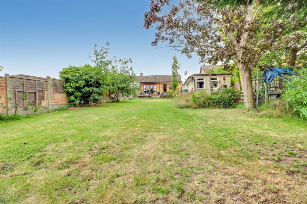 Friern Gardens, Wickford