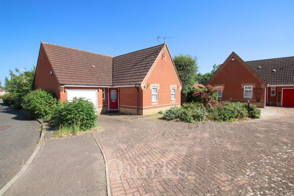 Wraysbury Drive, Laindon, Basildon