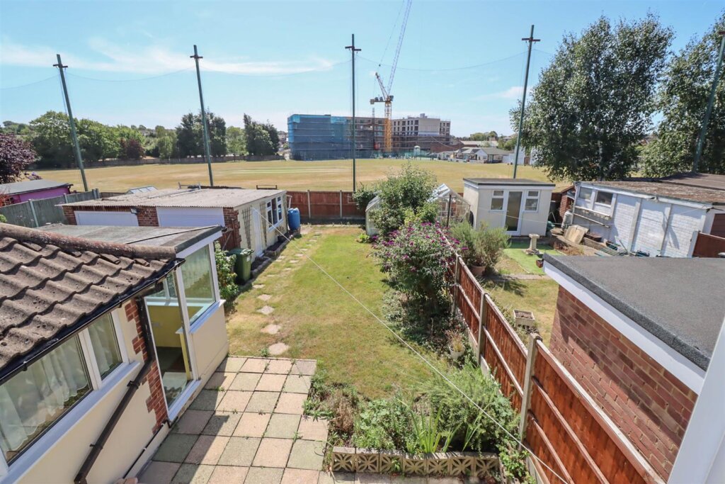 Edward Gardens, Wickford