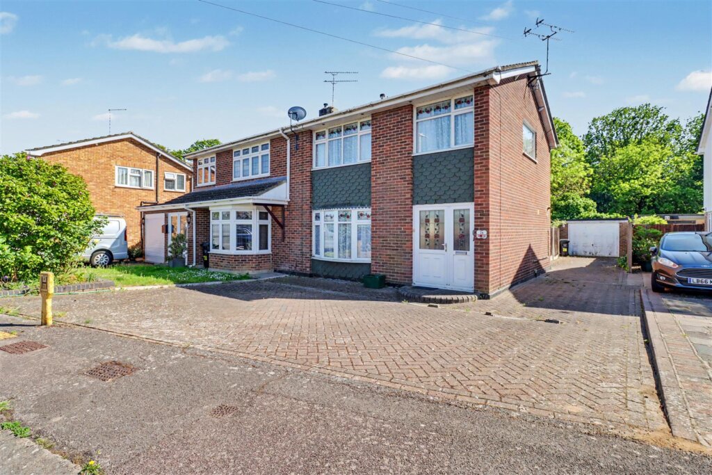Toppesfield Avenue, Wickford
