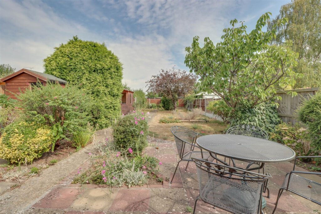 Laburnum Avenue, Wickford