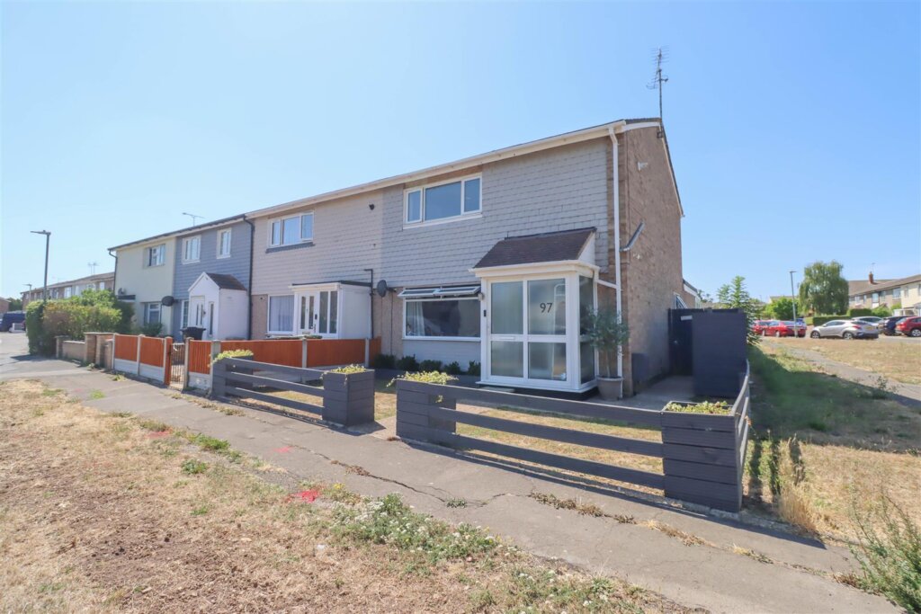 Alderney Gardens, Wickford